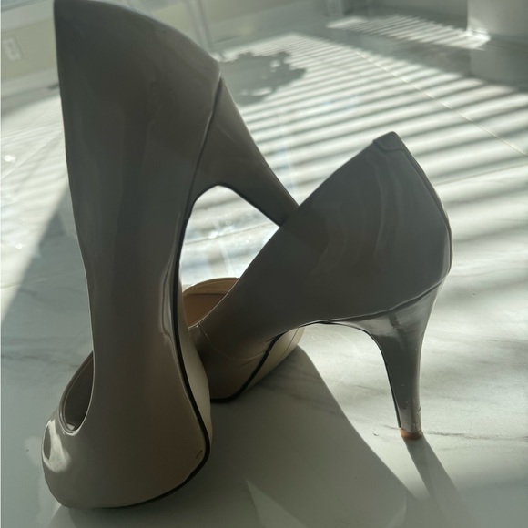 Heels - Picture 8 of 8